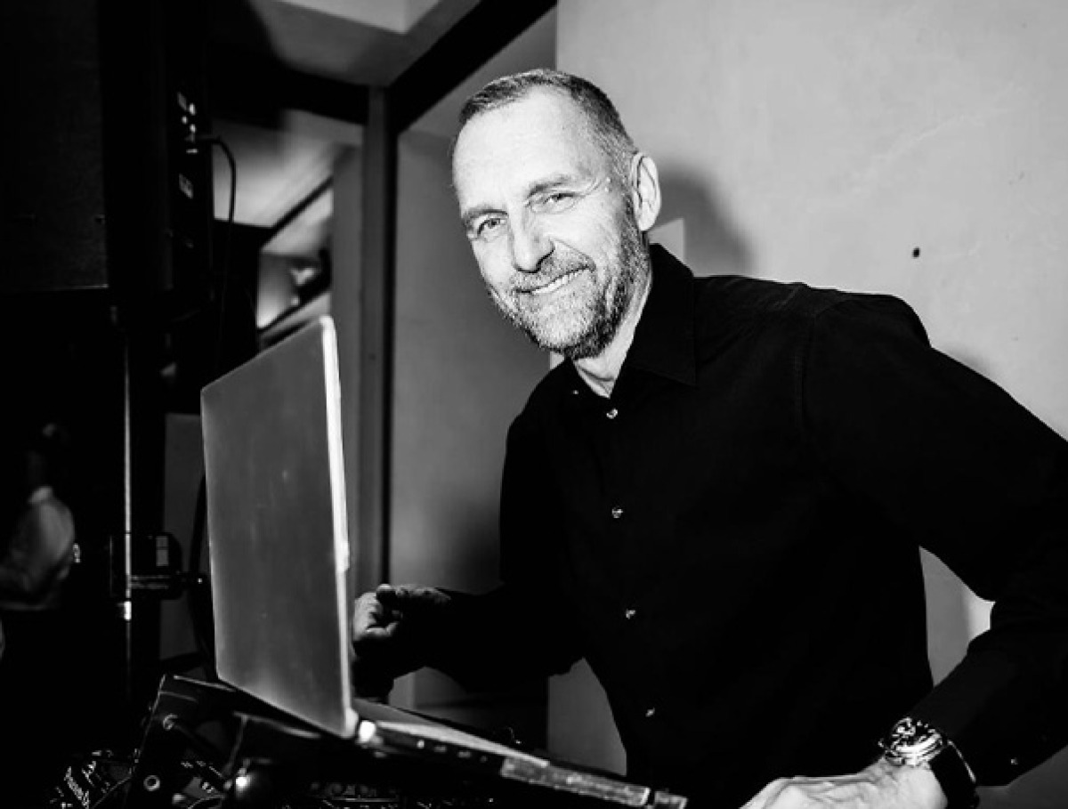 Resident DJ: MisterG at D'Or Beach